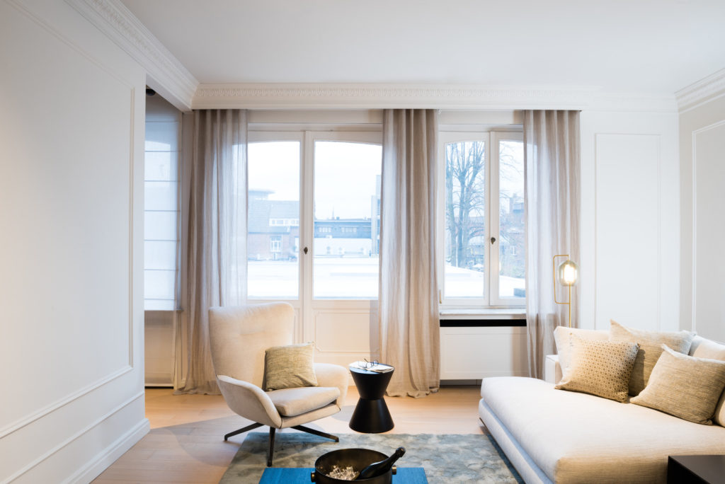 Cat18_Orac_Balo_157_p.25__SX155___PX103___C219_